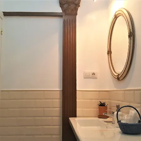 Pensión Canaritos 3*